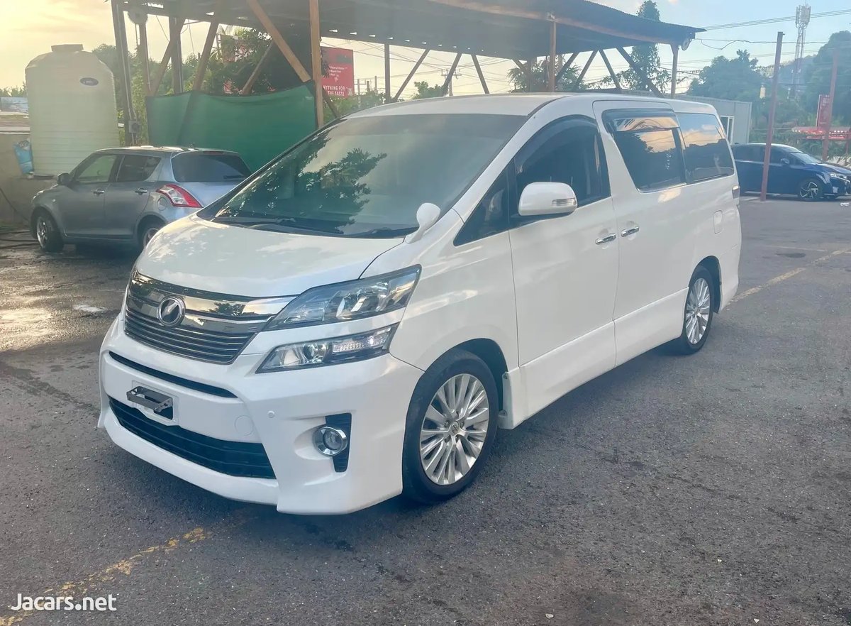 2013 TOYOTA Vellfire