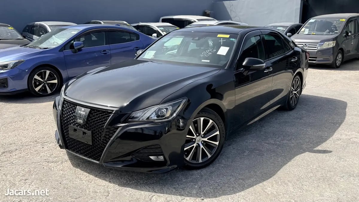 2017 TOYOTA Crown
