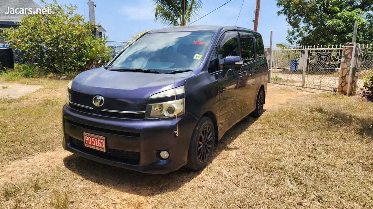 2011 TOYOTA Voxy