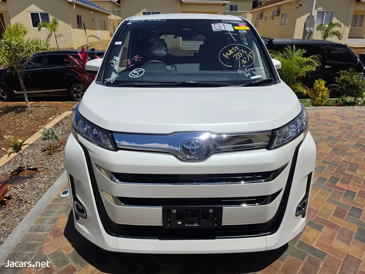 2023 TOYOTA Noah