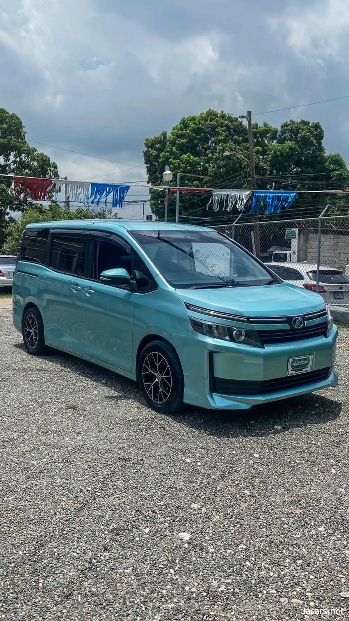 2014 TOYOTA Voxy