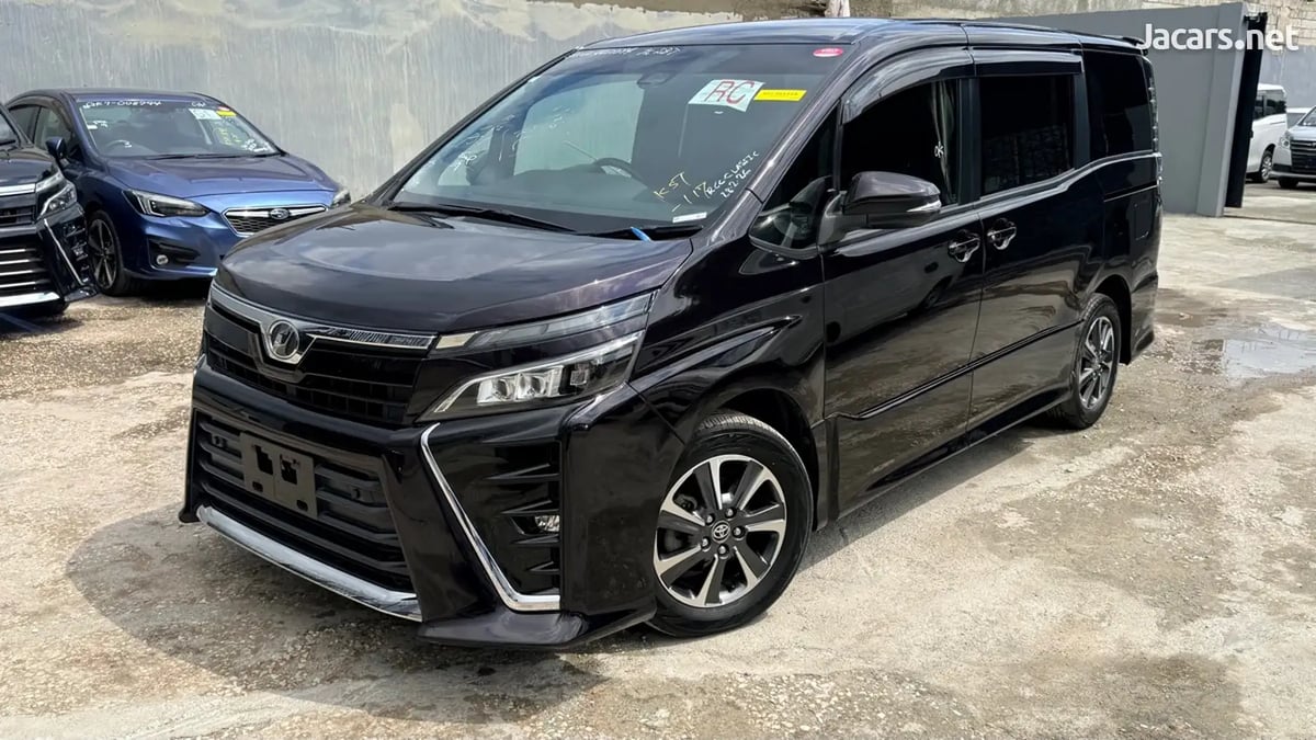 2019 TOYOTA Voxy