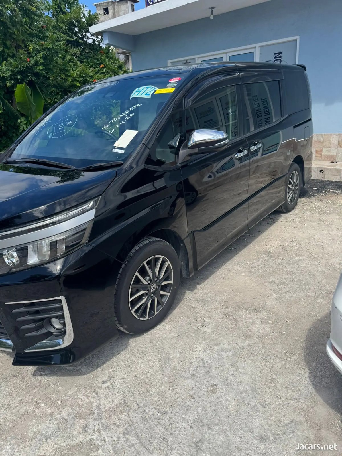2017 TOYOTA Voxy