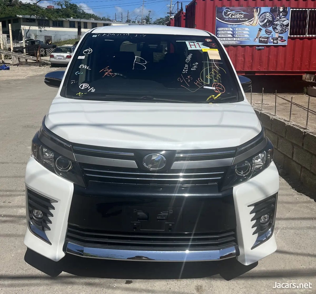 2017 TOYOTA Voxy