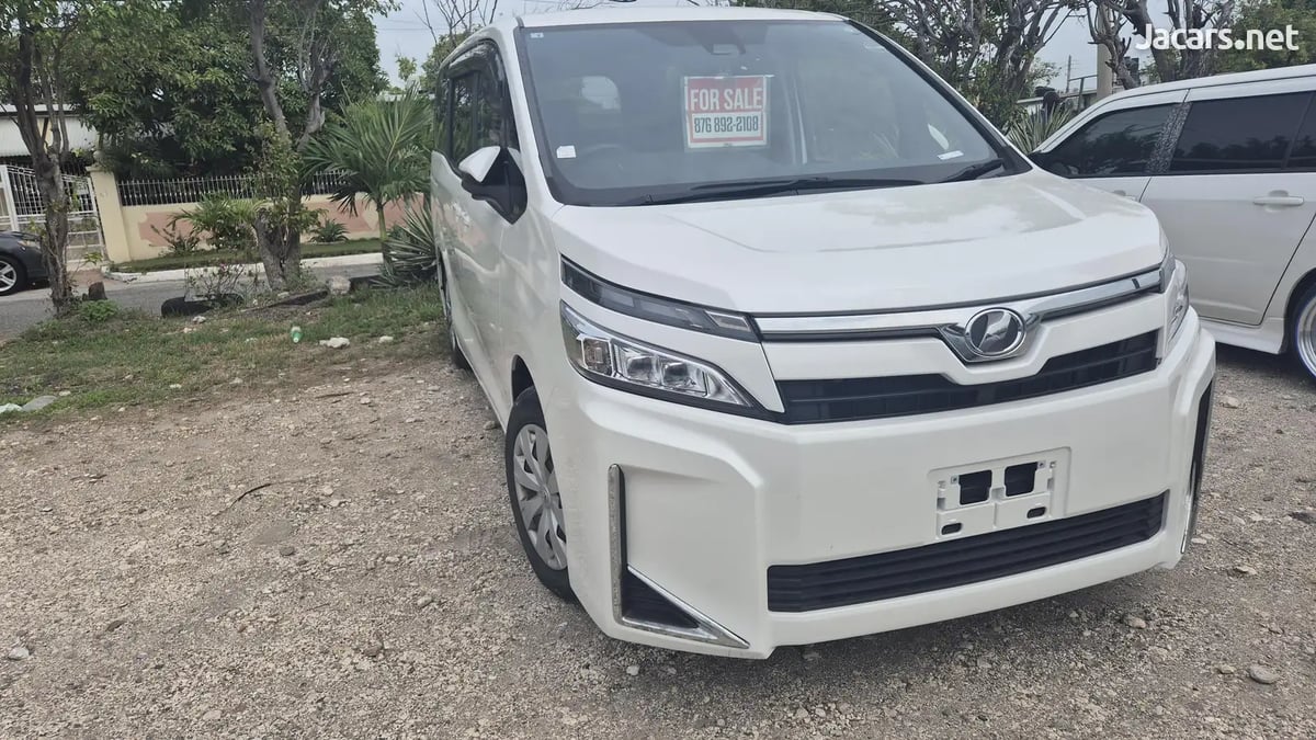 2019 TOYOTA Voxy