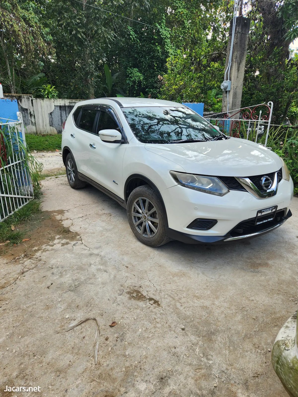 2016 NISSAN X-Trail