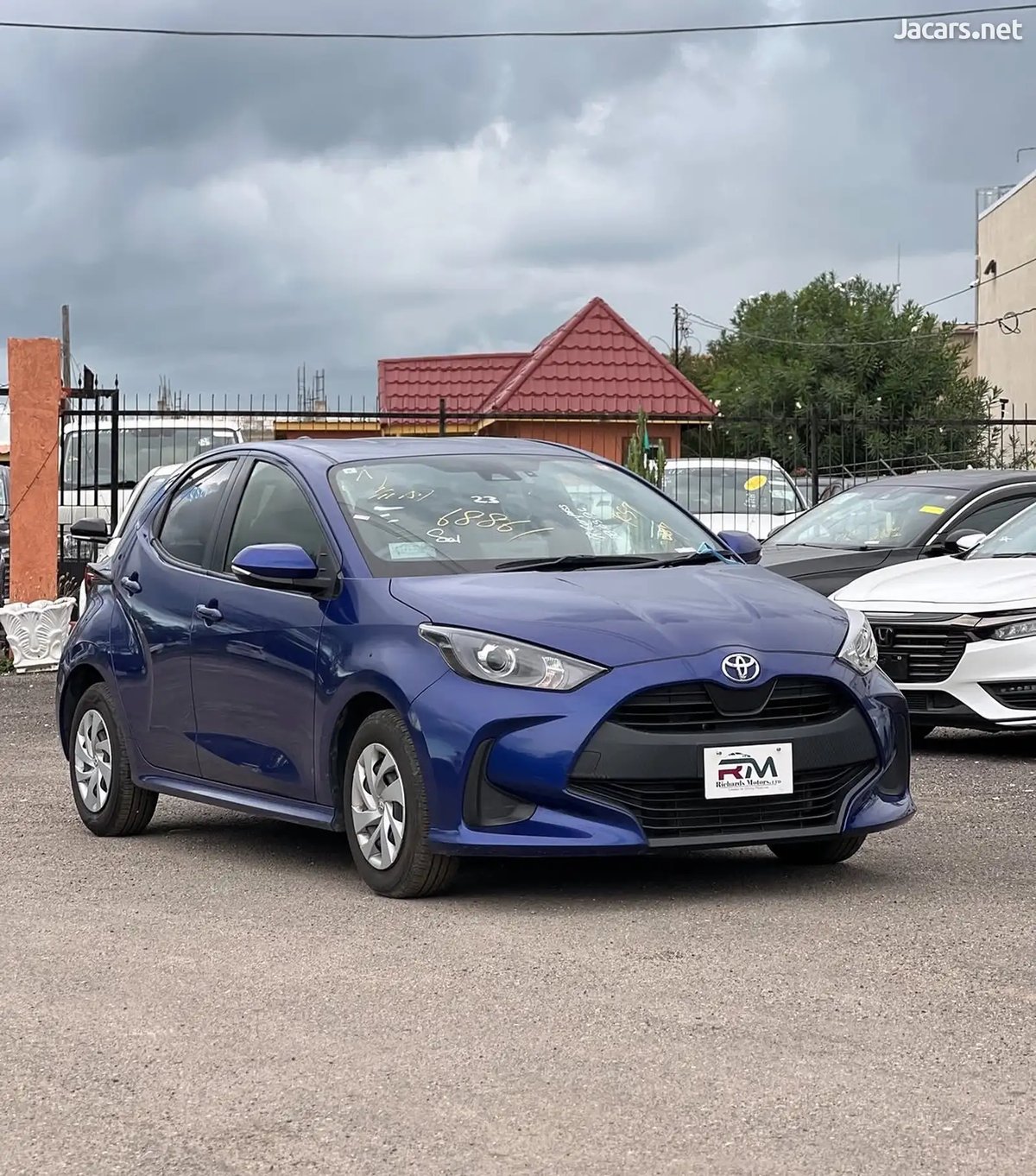 2022 TOYOTA Yaris