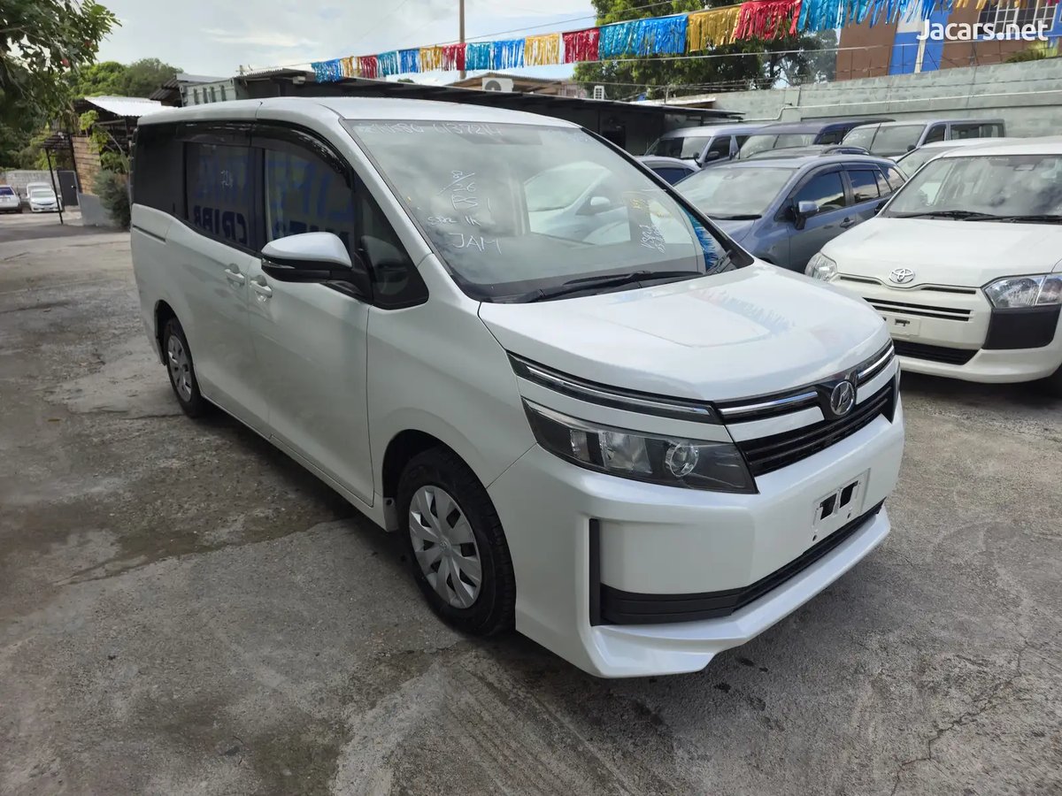 2015 TOYOTA Voxy