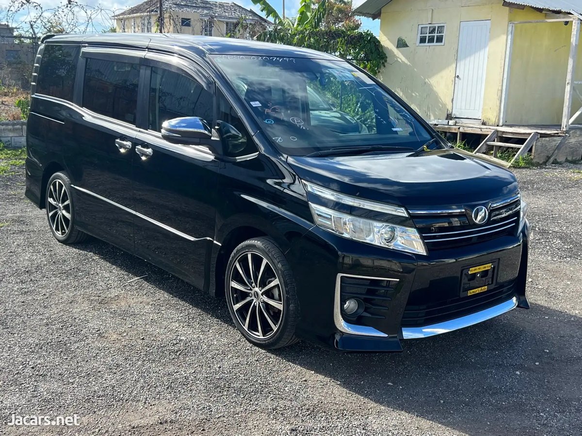 2016 TOYOTA Voxy