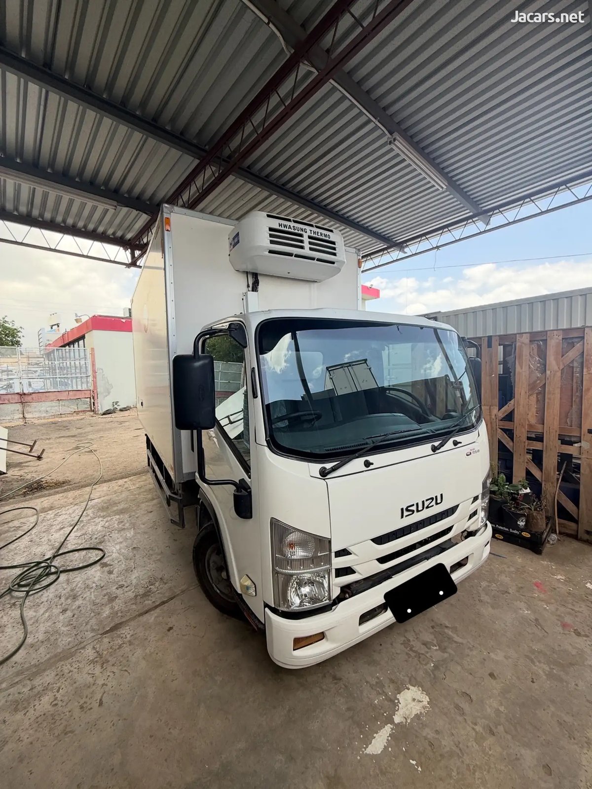 2023 ISUZU NPR