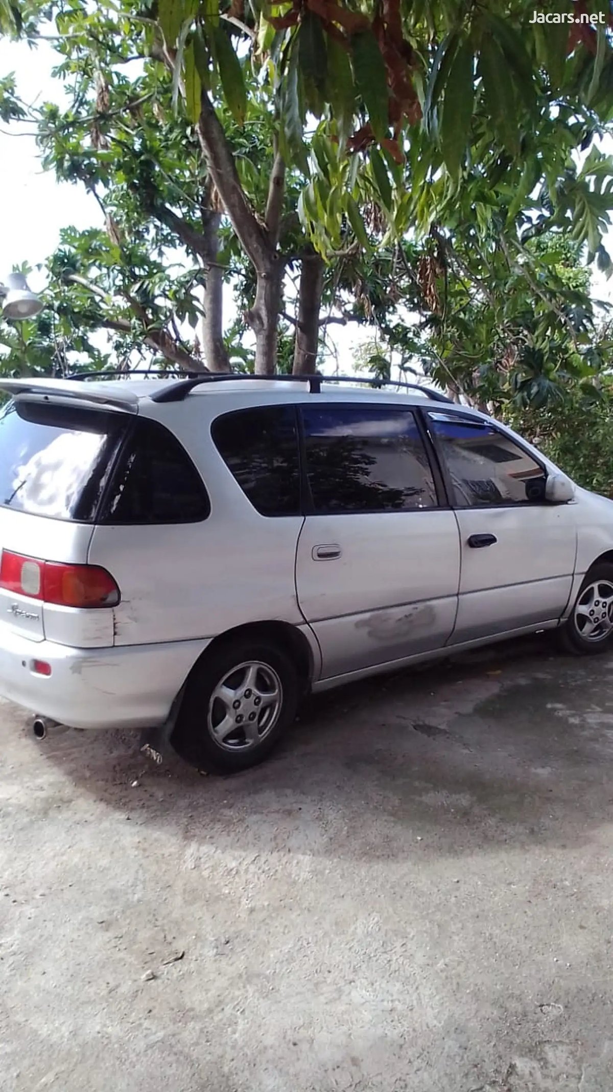 1998 TOYOTA Ipsum