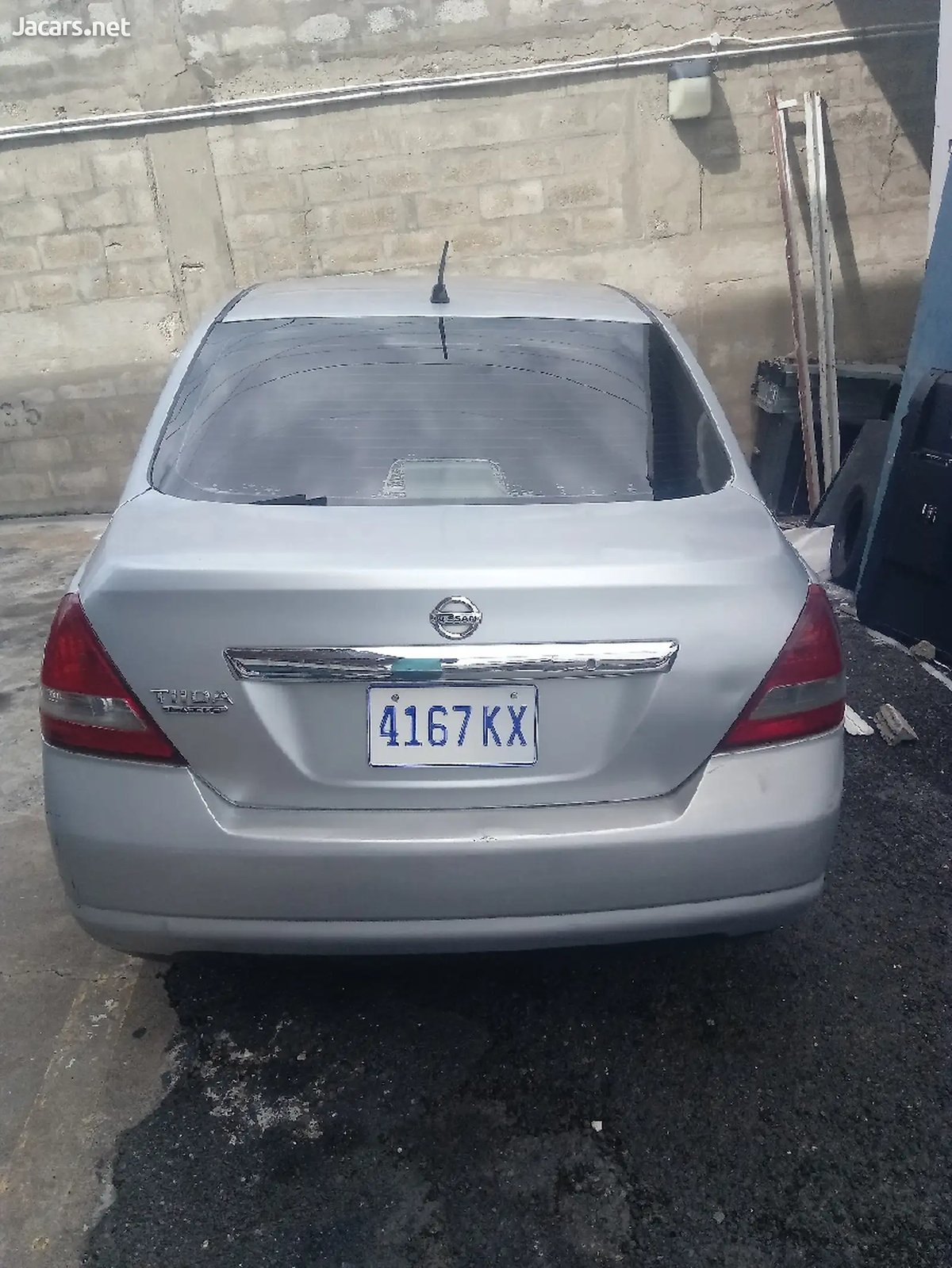 2009 NISSAN Tiida