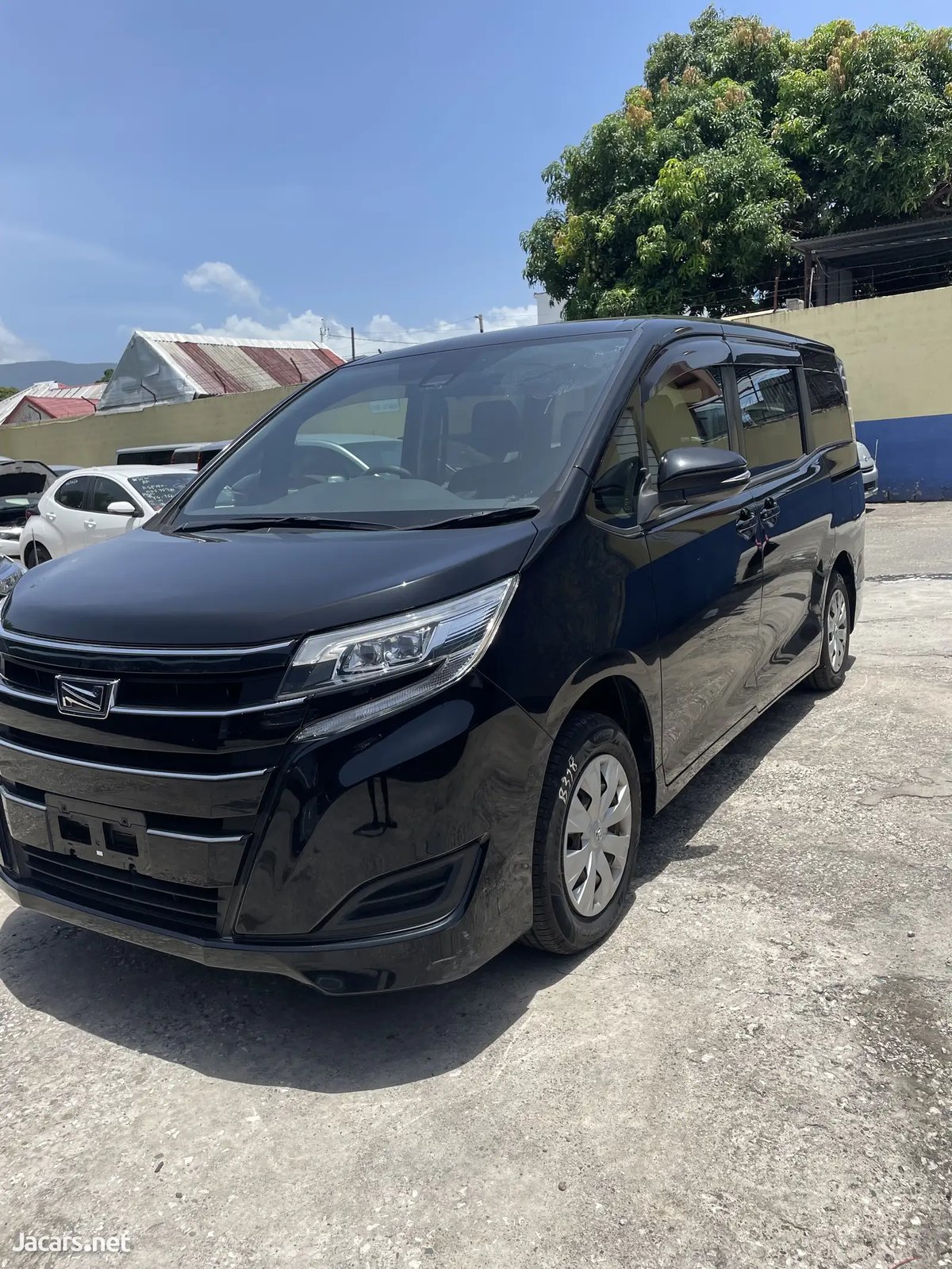 2020 TOYOTA Noah