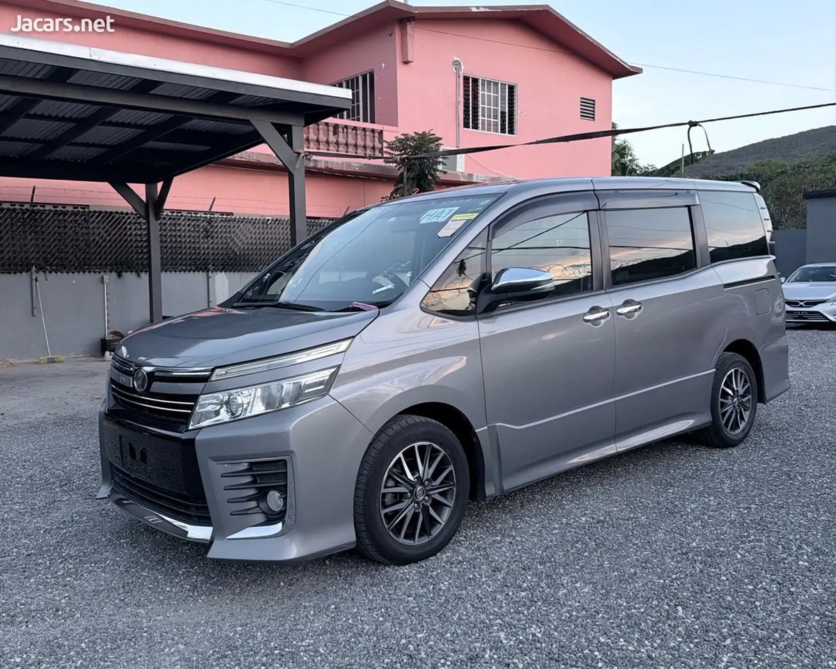 2015 TOYOTA Voxy