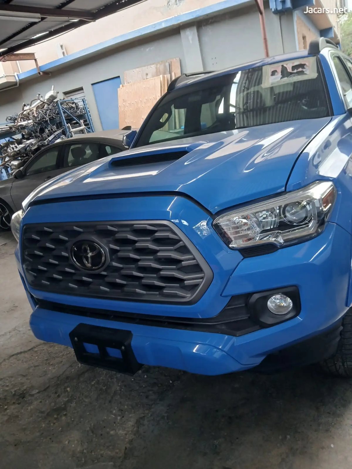 2020 TOYOTA Tacoma