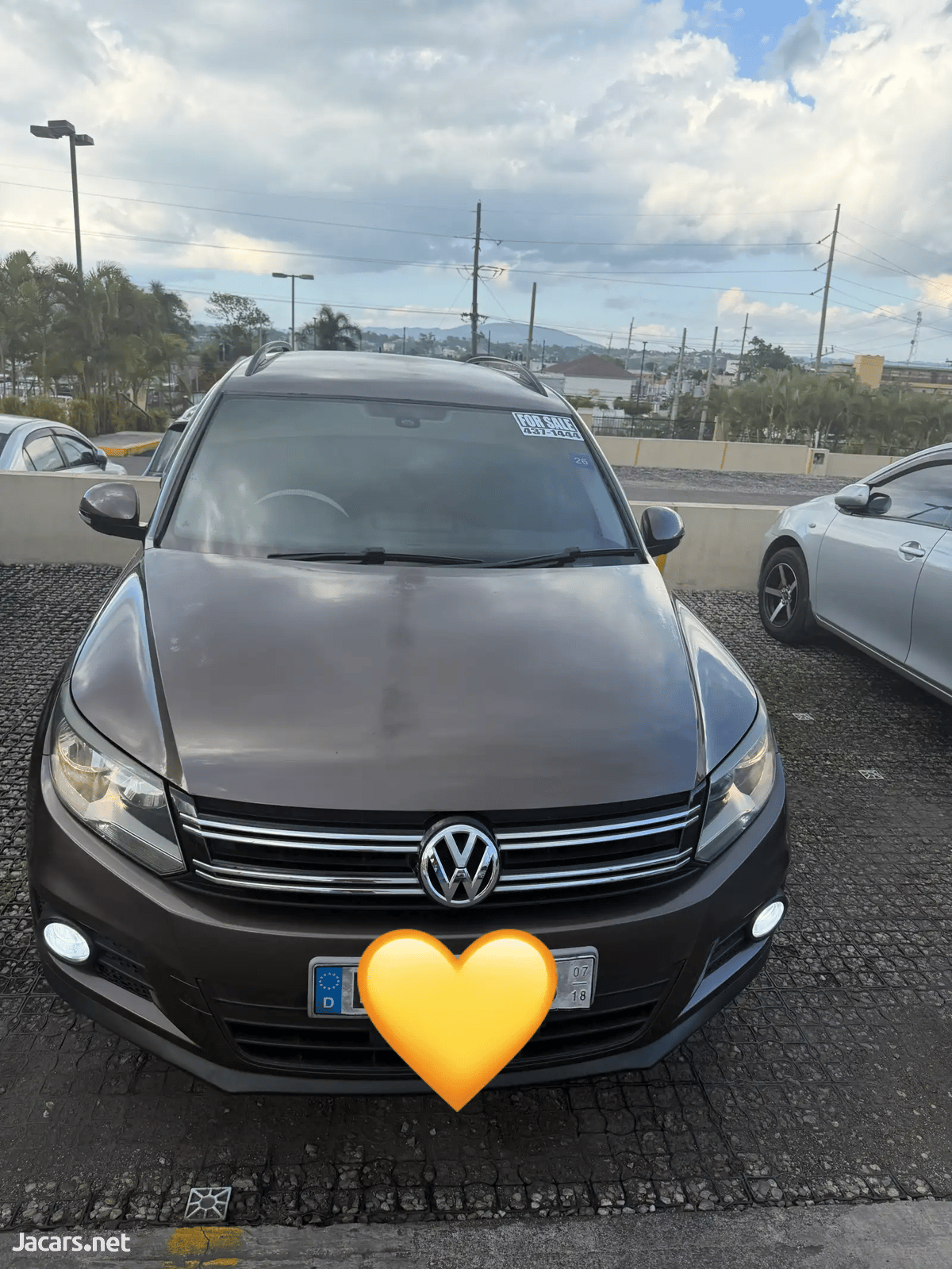 2012 VOLKSWAGEN Tiguan