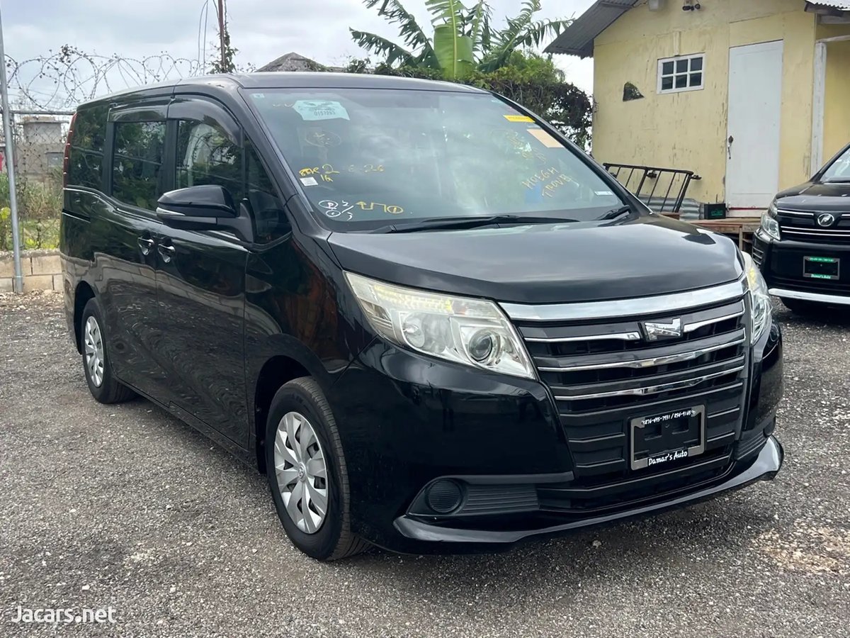 2015 TOYOTA Noah