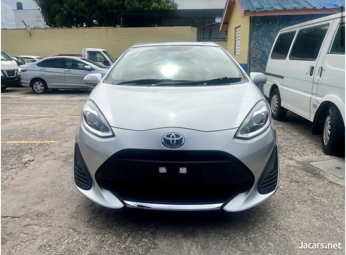 2020 TOYOTA Aqua