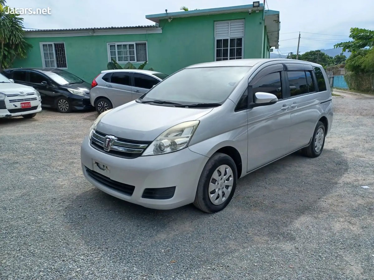 2014 TOYOTA Isis