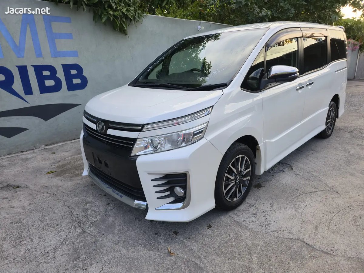 2015 TOYOTA Voxy