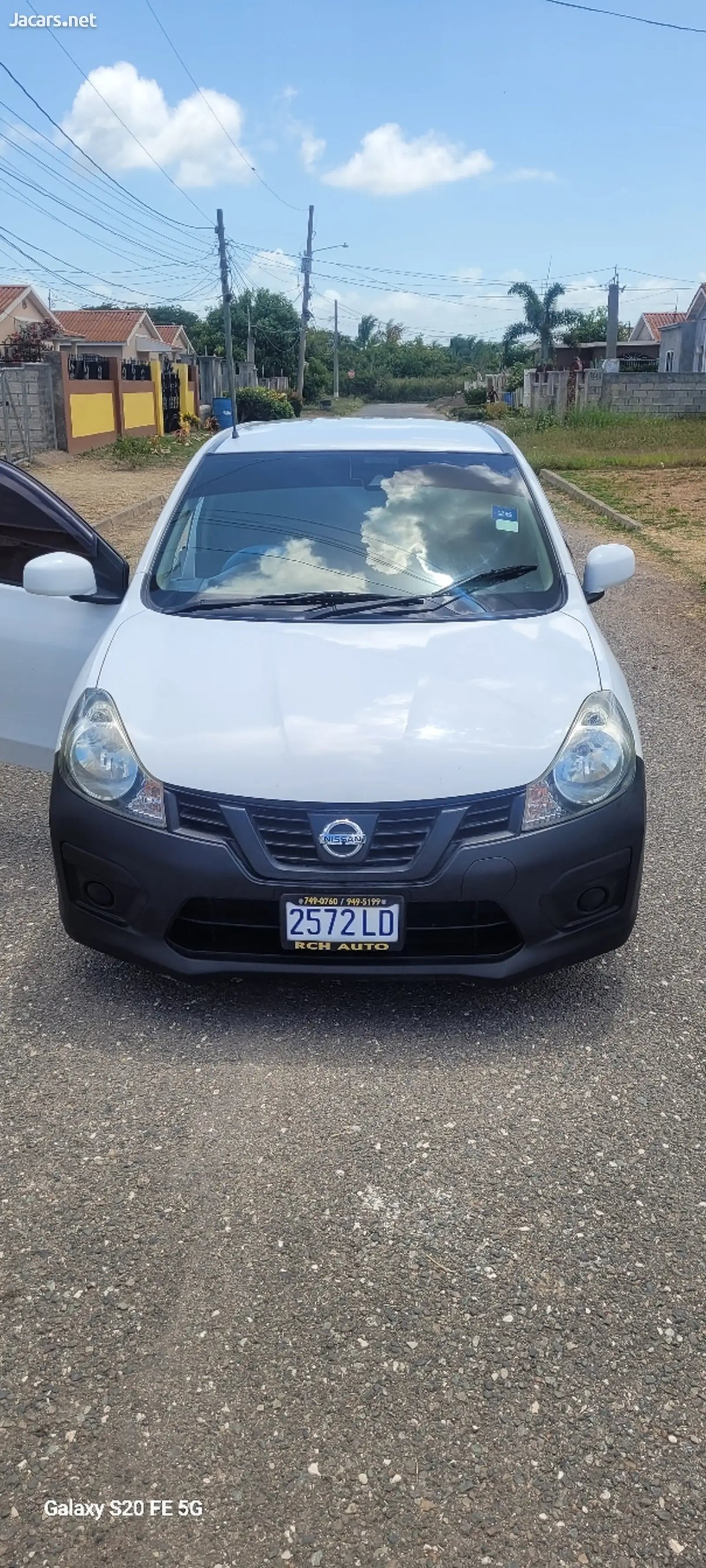 2018 NISSAN AD