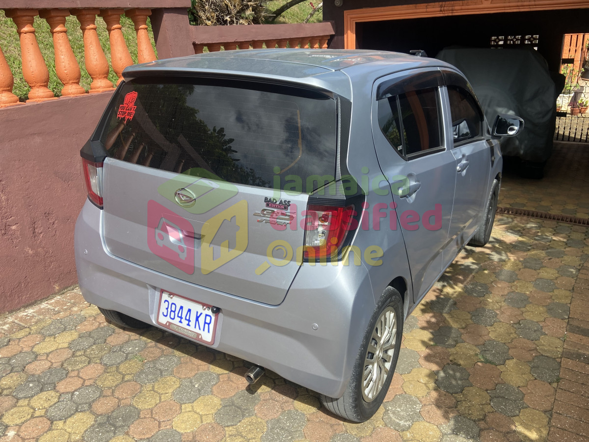 2019 DAIHATSU Mira es