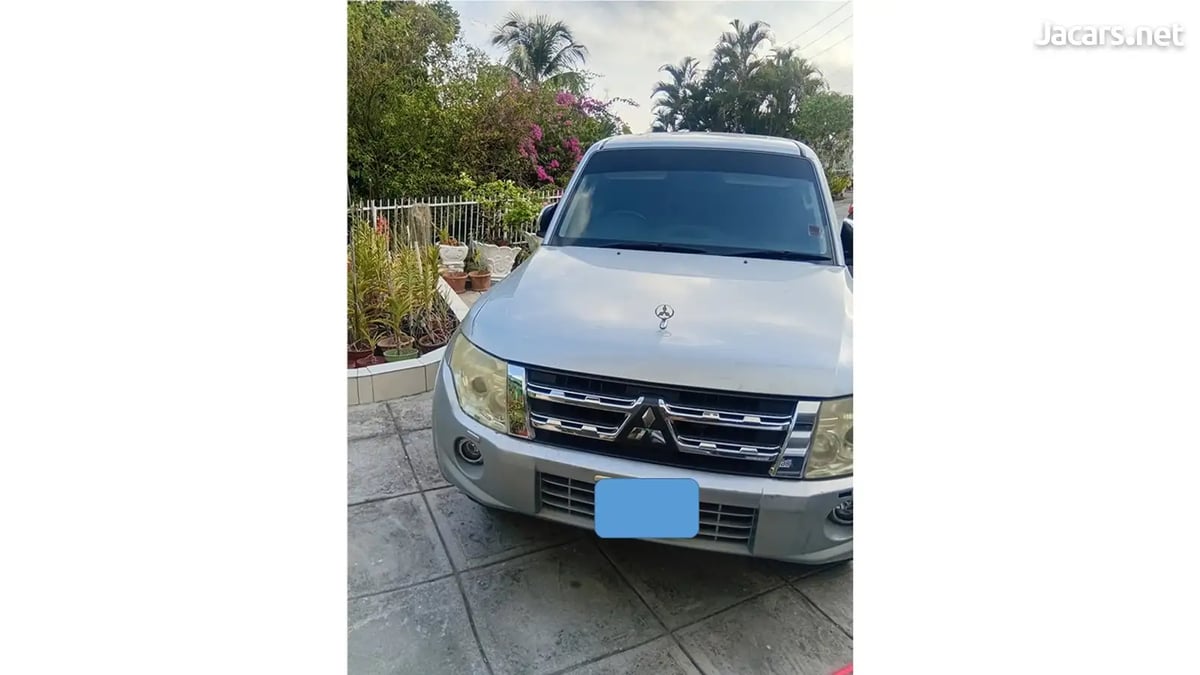 2012 MITSUBISHI Pajero