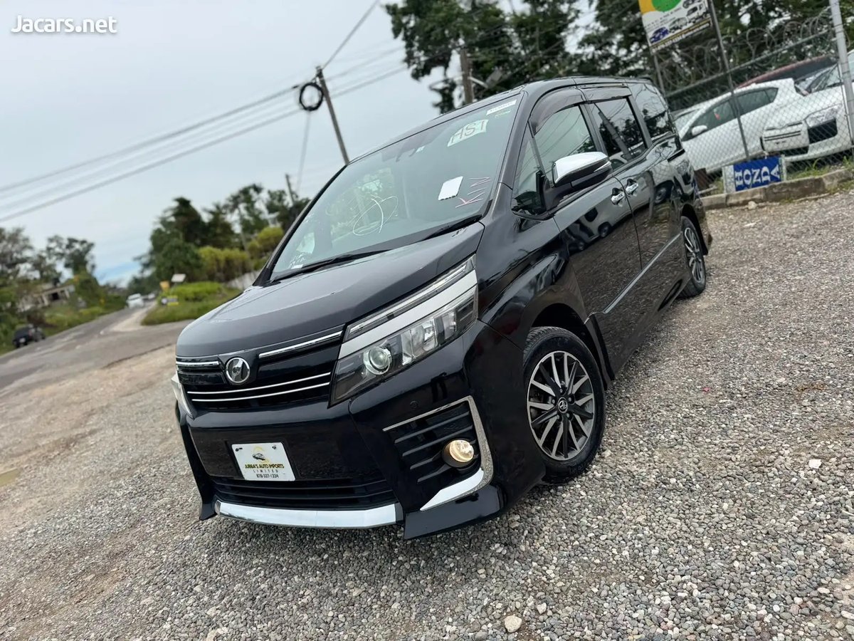 2016 TOYOTA Voxy