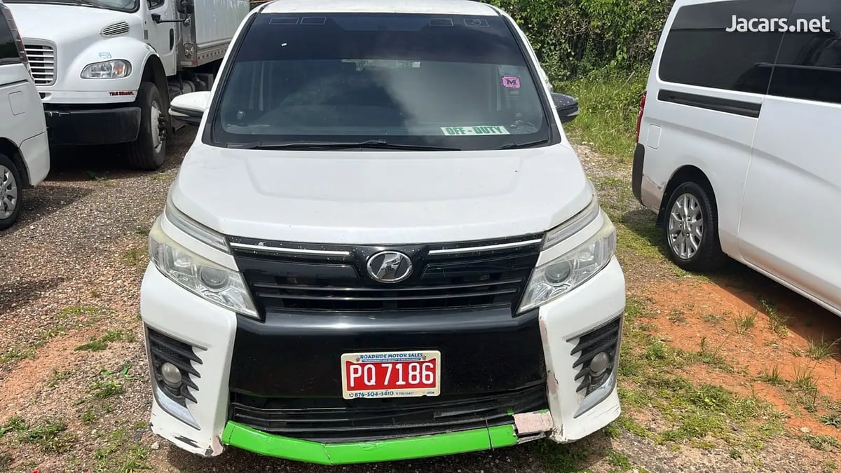 2015 TOYOTA Voxy