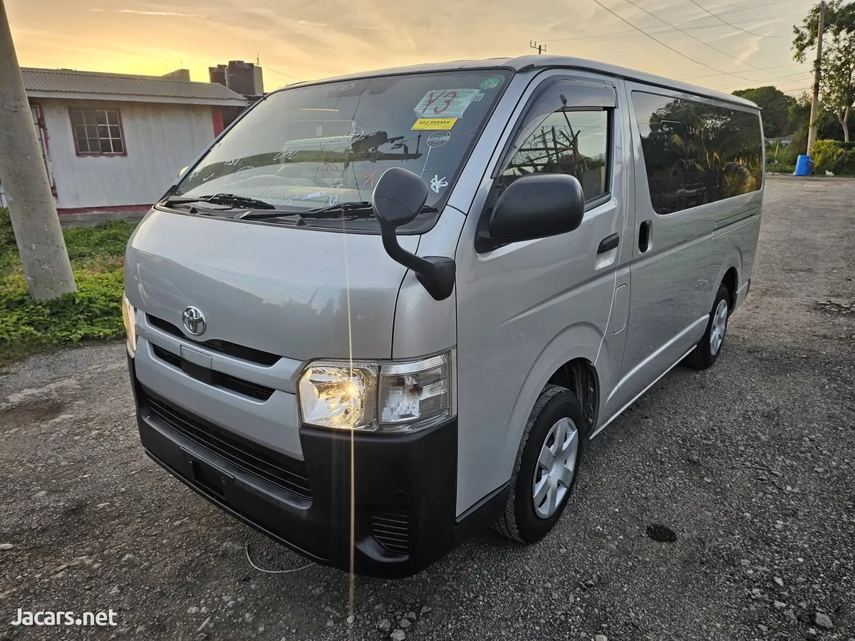 2018 TOYOTA Hiace