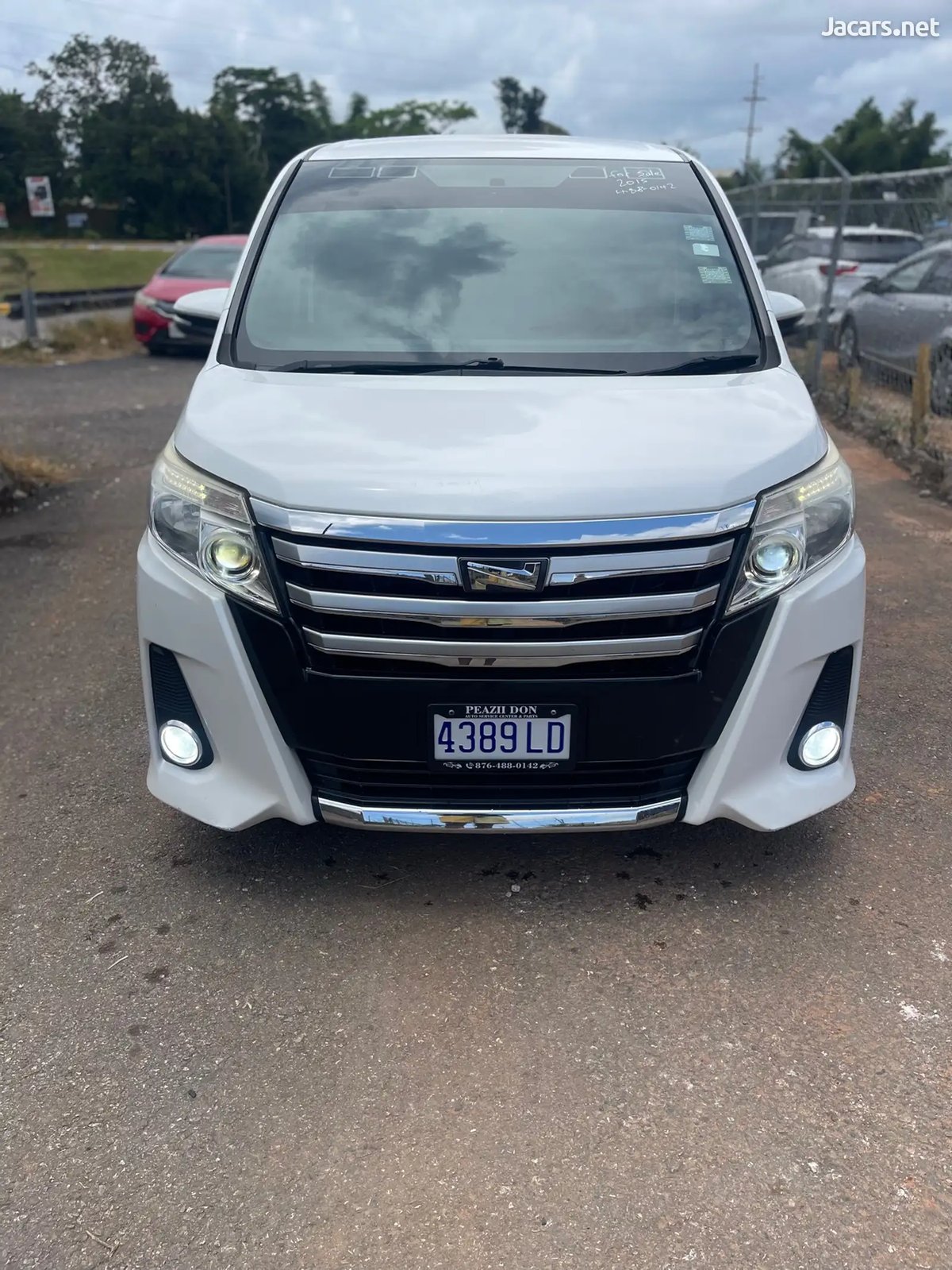 2015 TOYOTA Noah