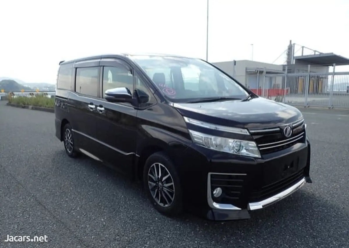 2016 TOYOTA Voxy