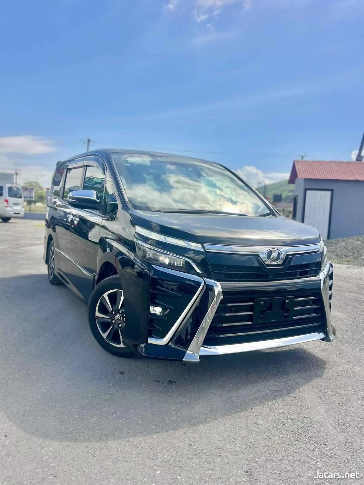 2020 TOYOTA Voxy