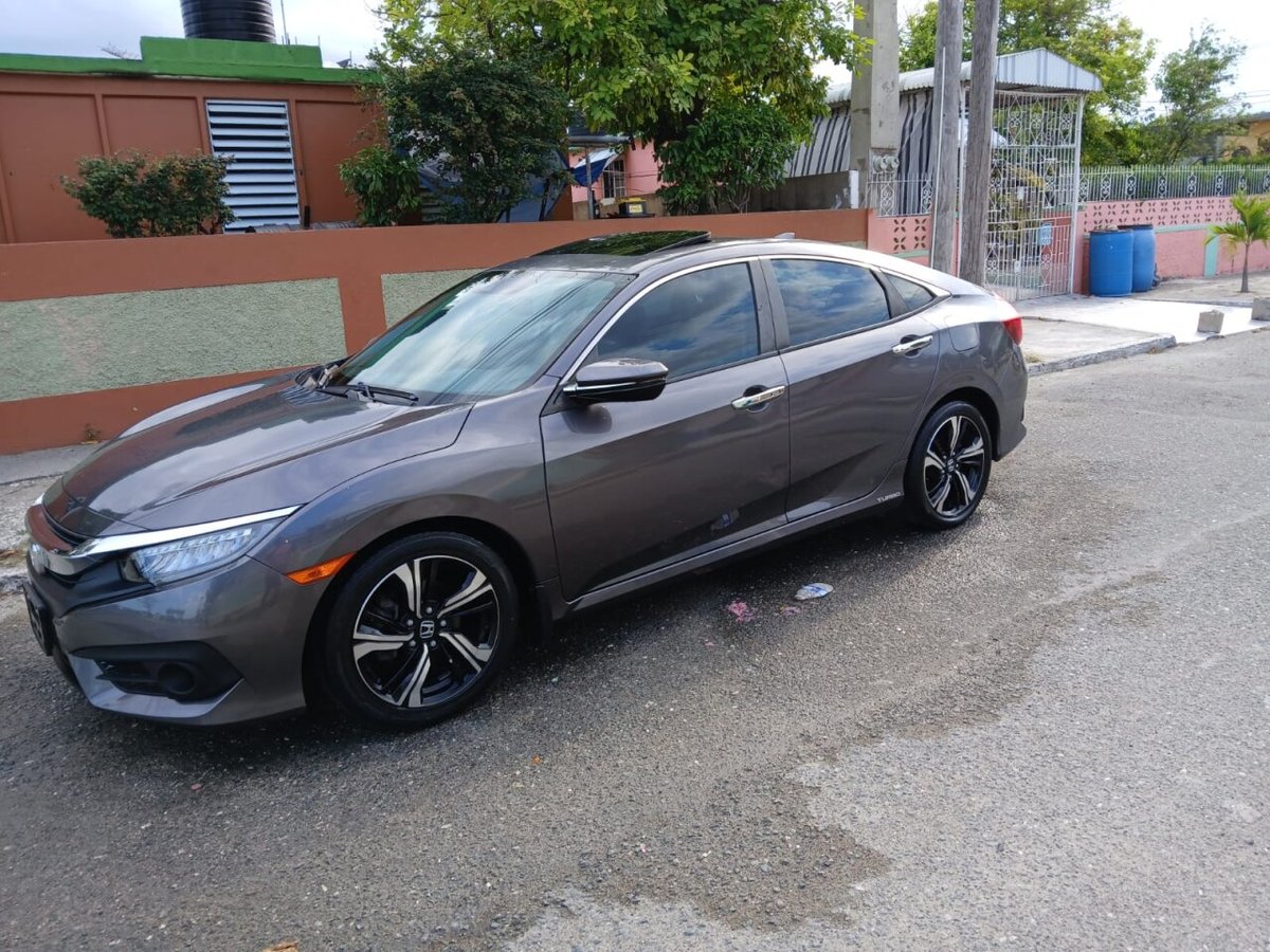 2018 HONDA Civic Touring