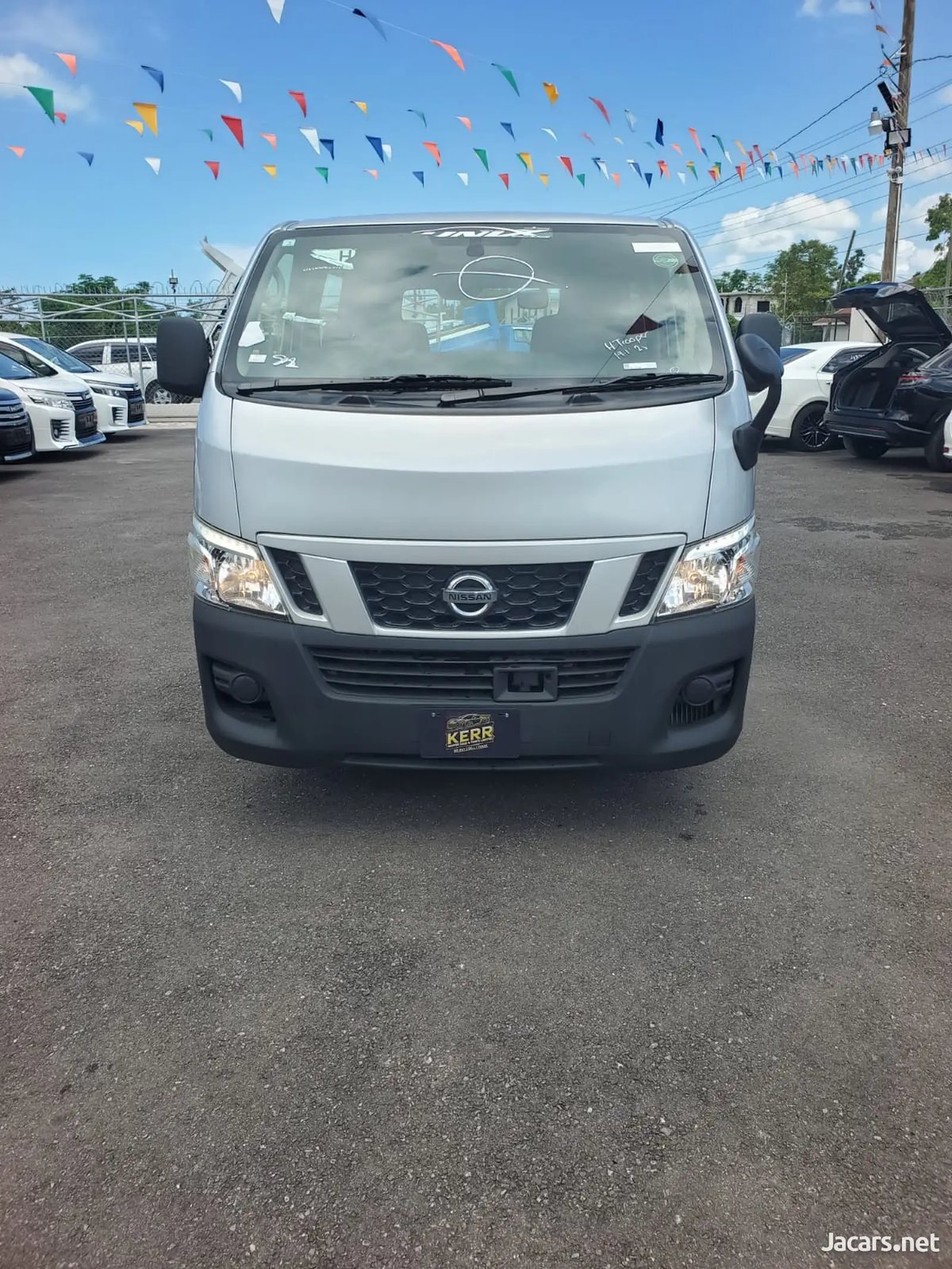 2017 NISSAN Caravan