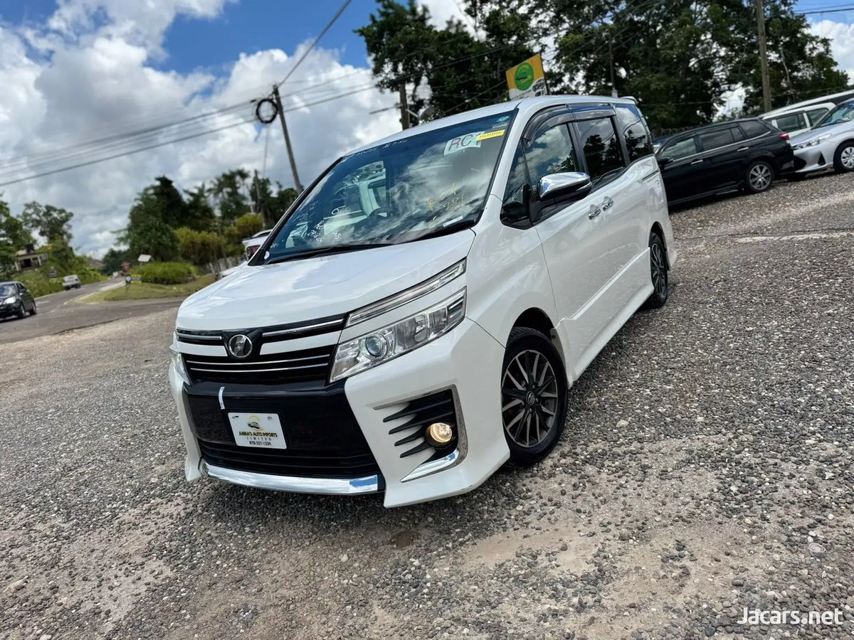 2015 TOYOTA Voxy