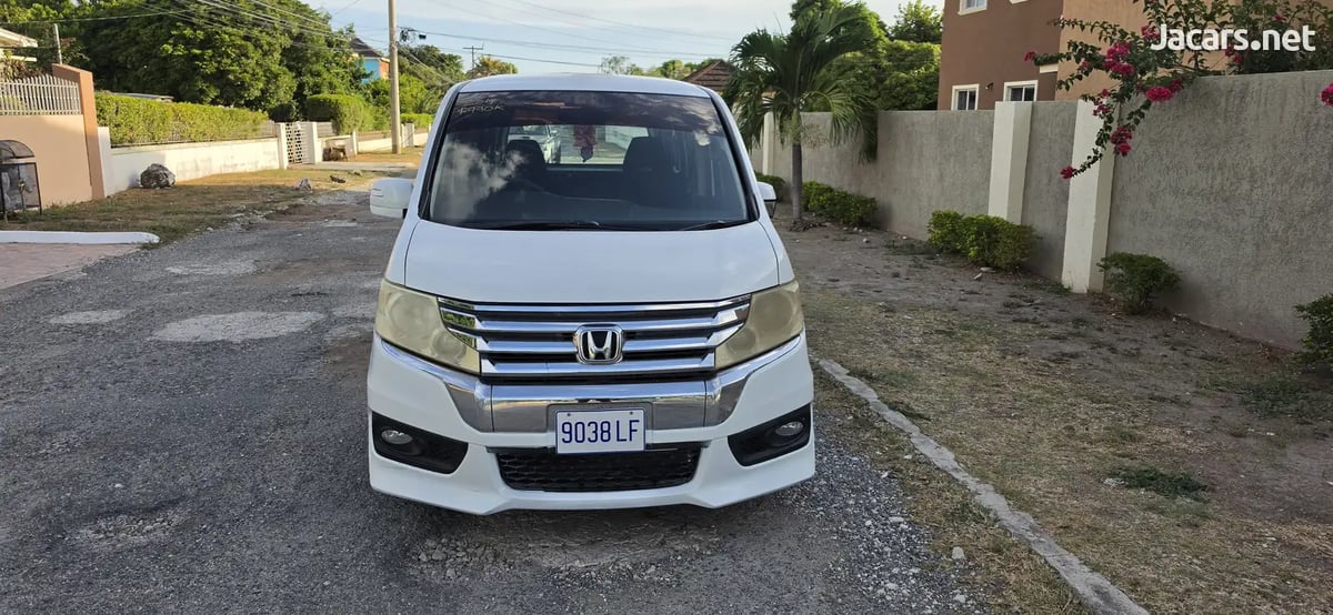 2014 HONDA Stepwgn