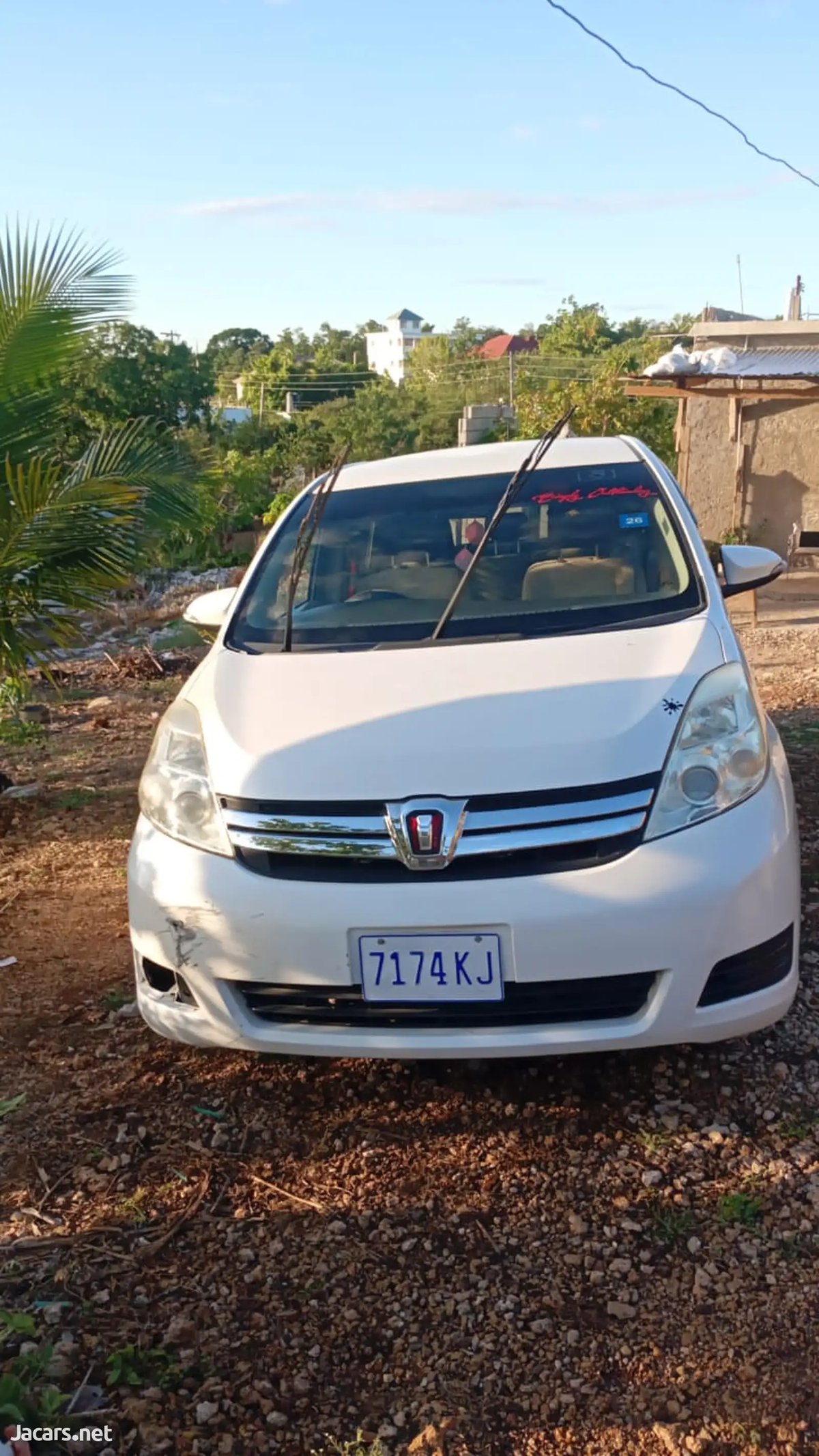 2014 TOYOTA Isis