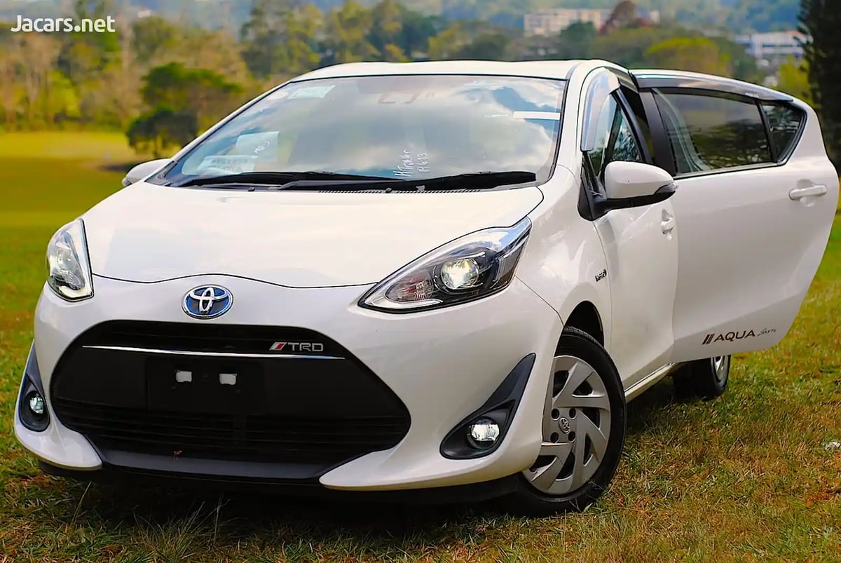 2018 TOYOTA Aqua