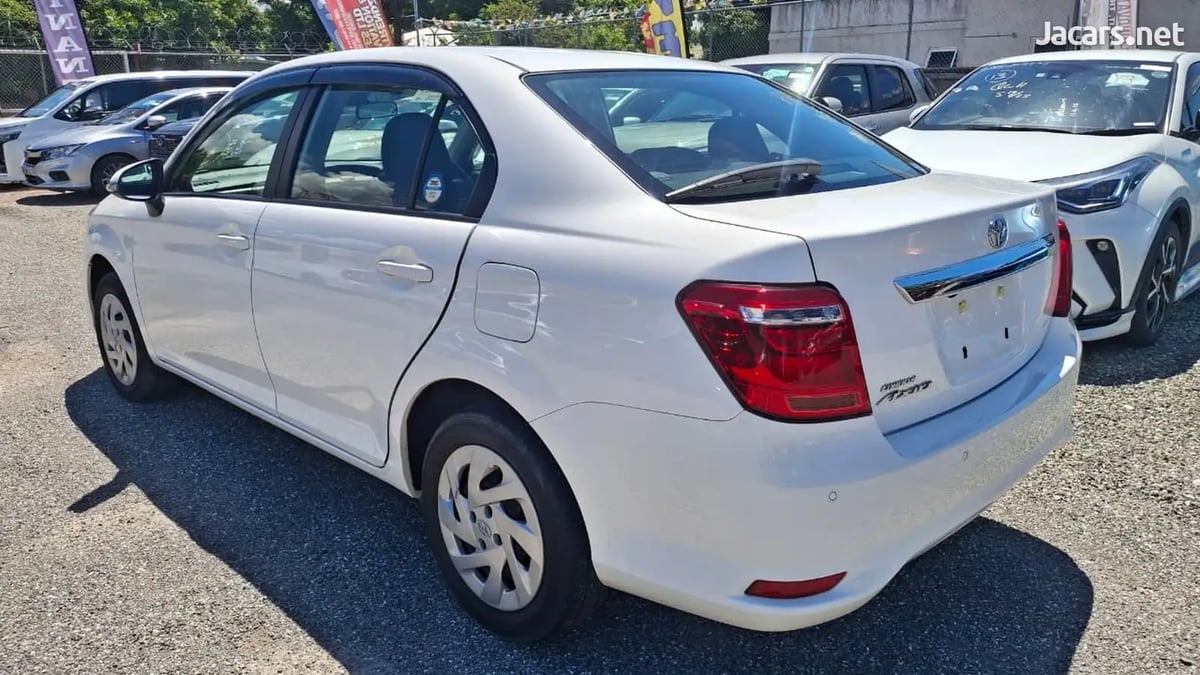 2020 TOYOTA Axio