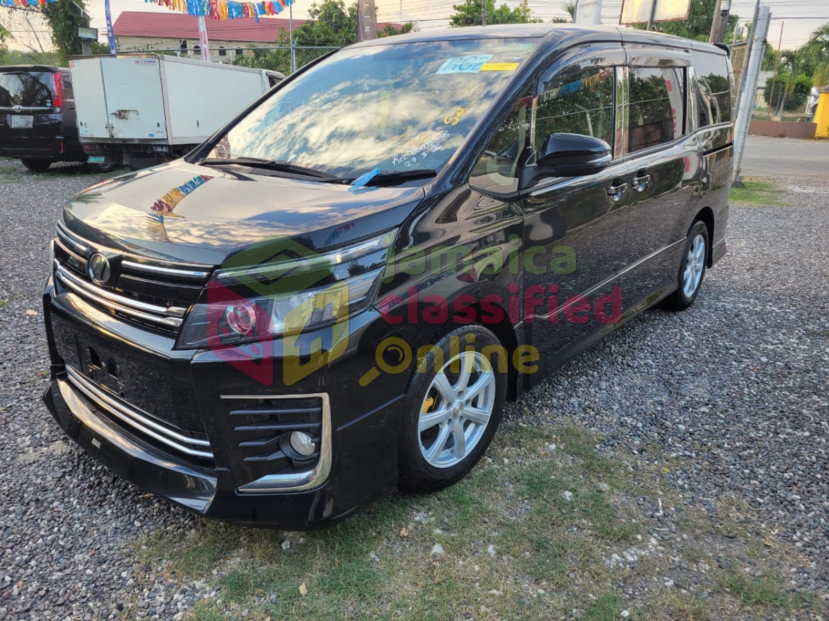 2016 TOYOTA Voxy