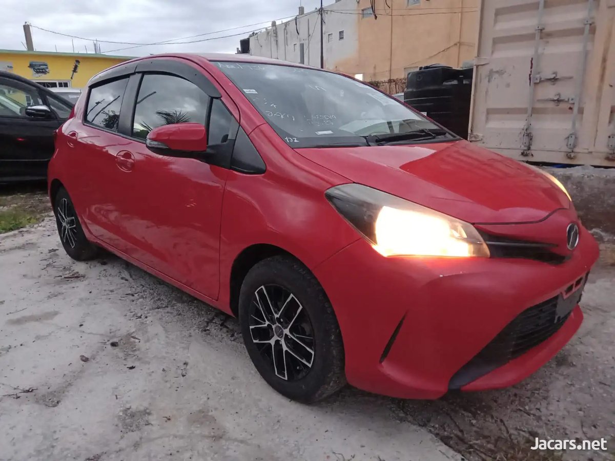 2016 TOYOTA Vitz