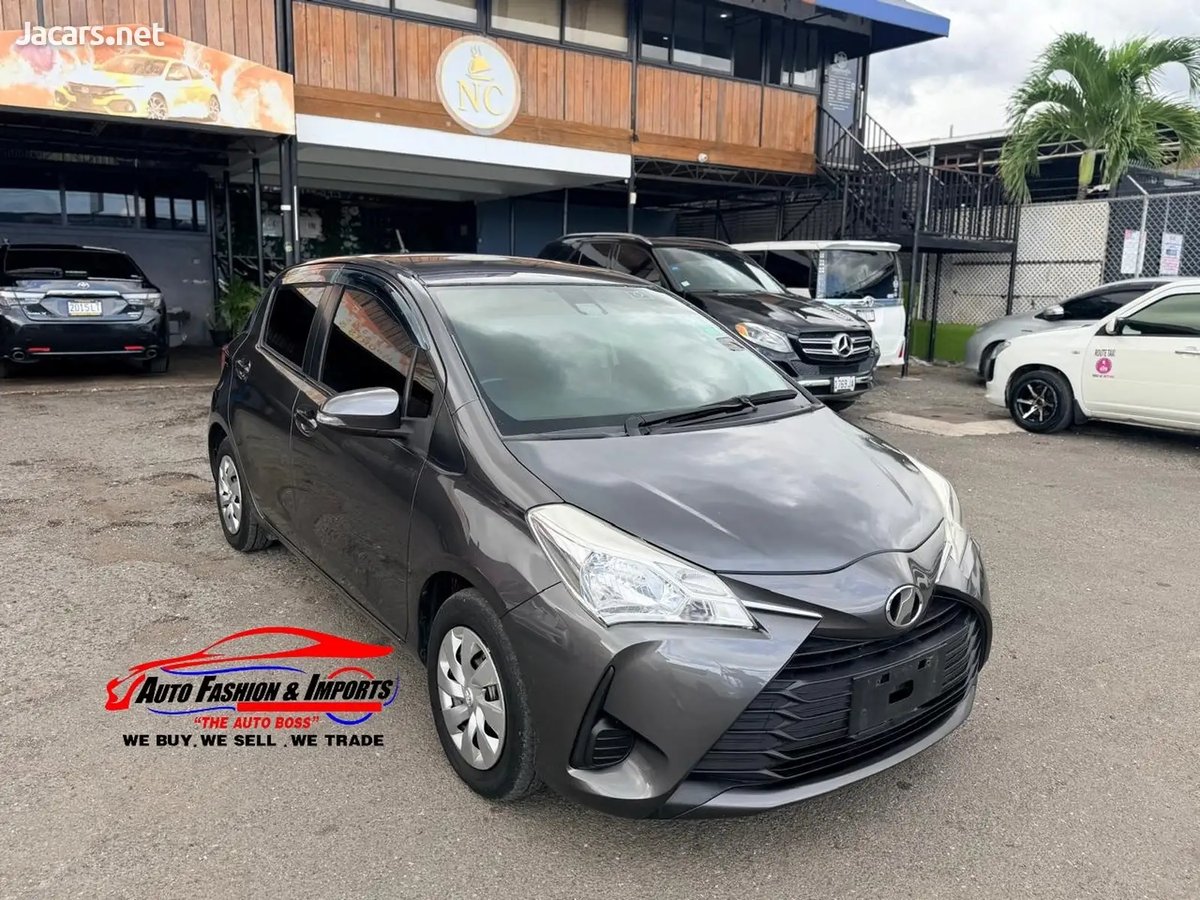 2017 TOYOTA Vitz