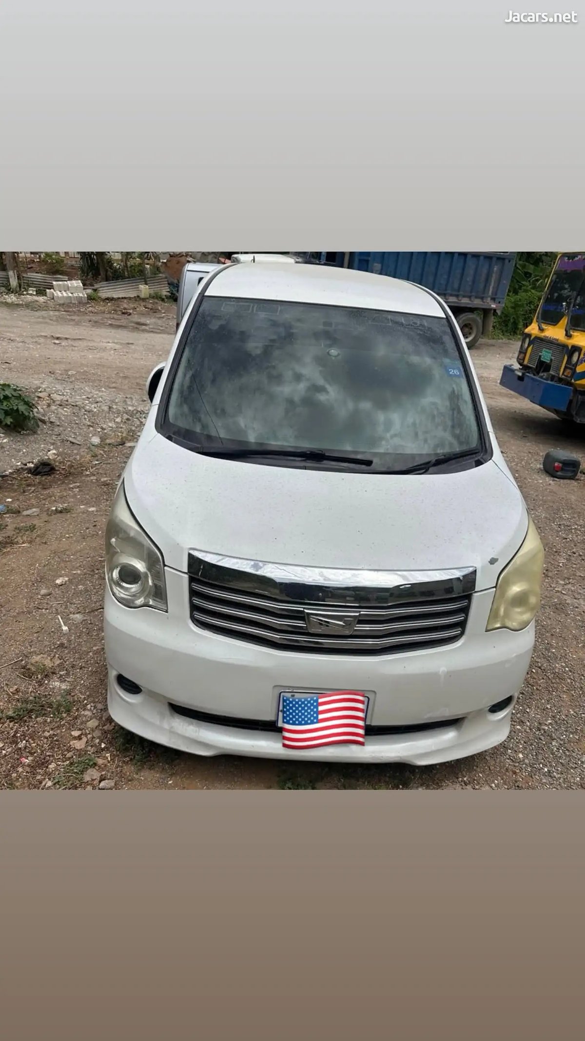2011 TOYOTA Noah
