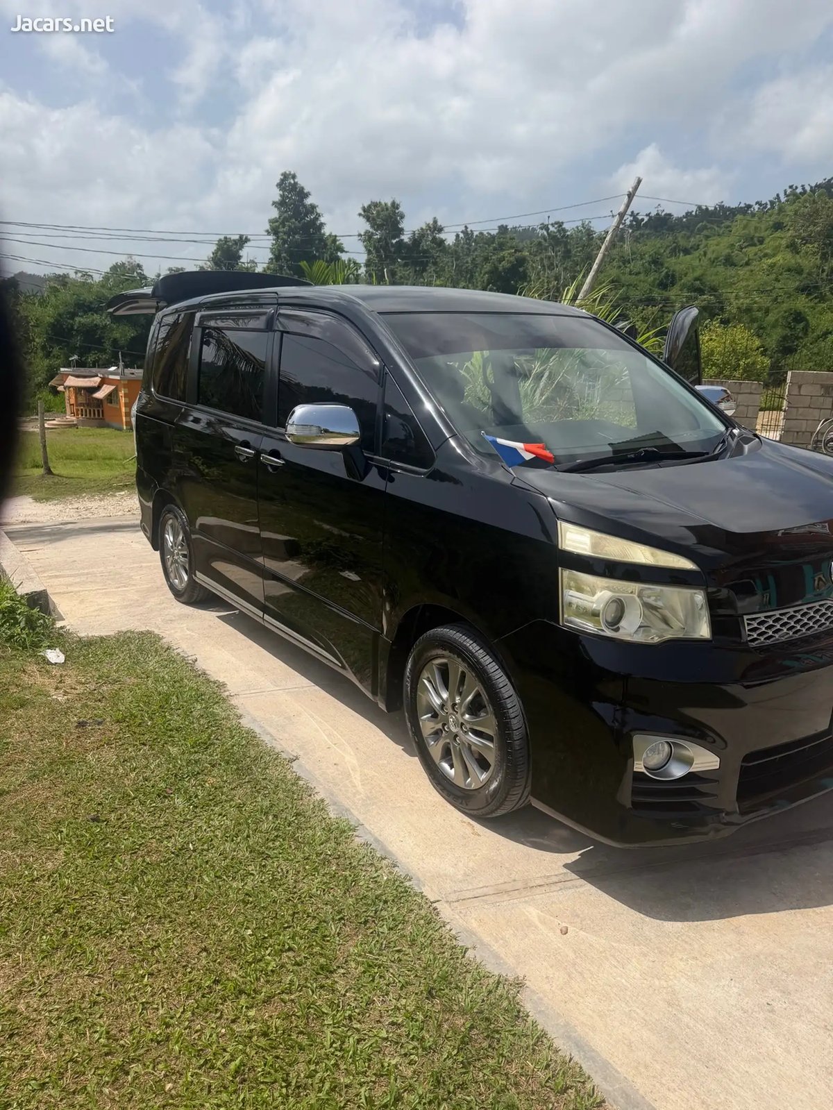 2011 TOYOTA Voxy