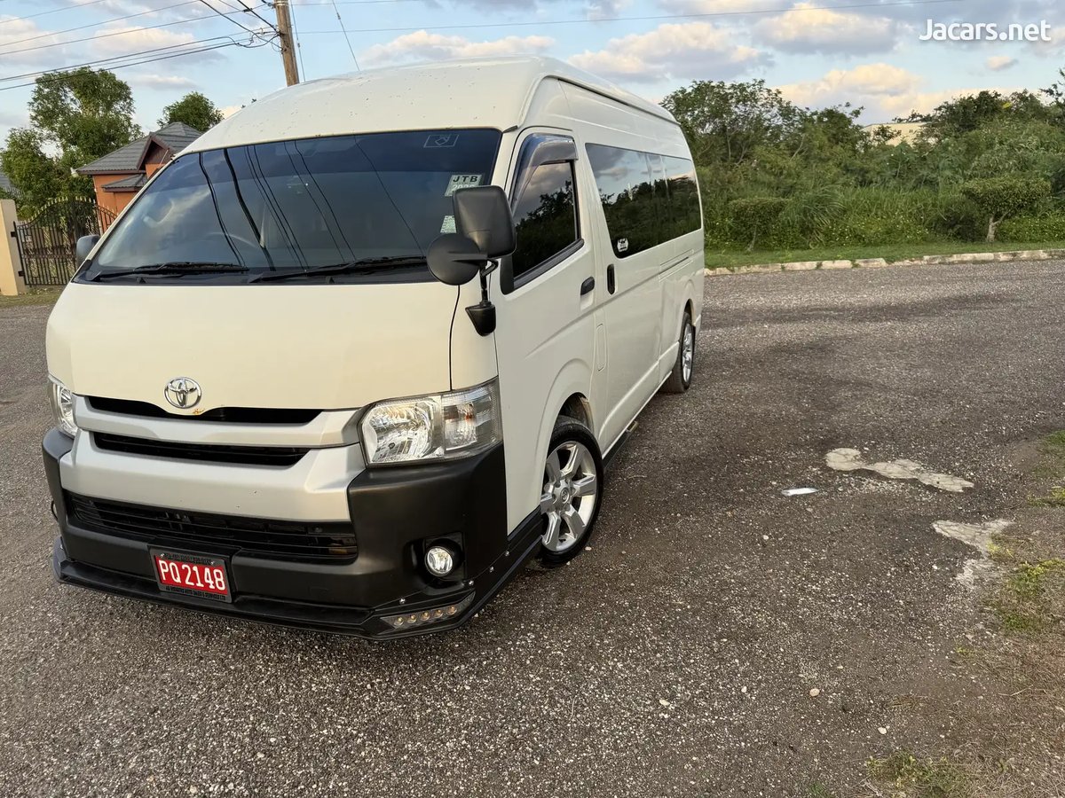 2015 TOYOTA Hiace