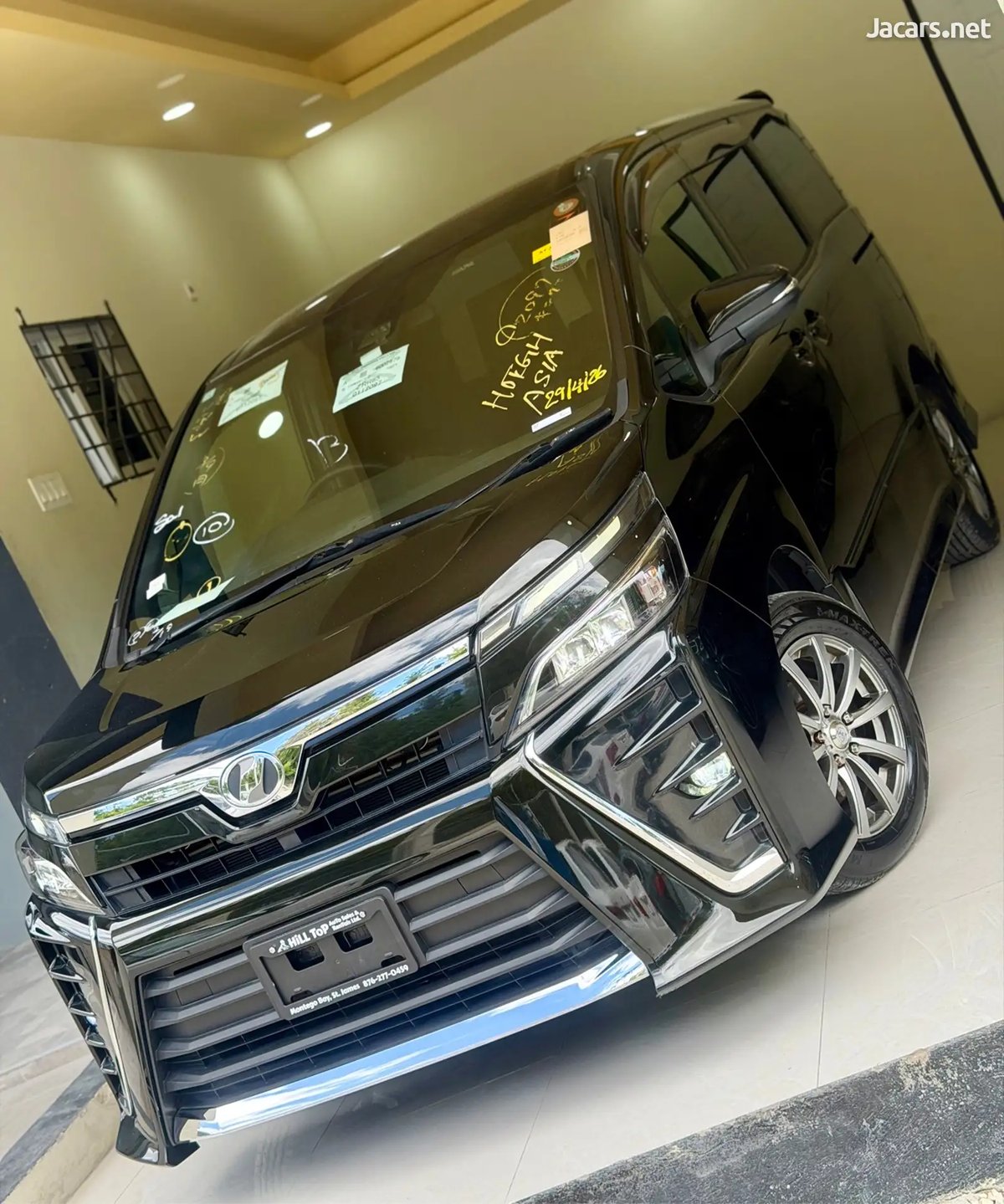 2018 TOYOTA Voxy