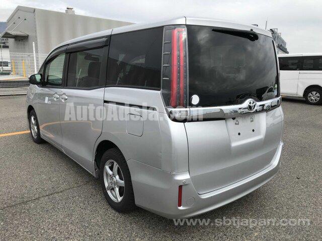 2018 TOYOTA NOAH