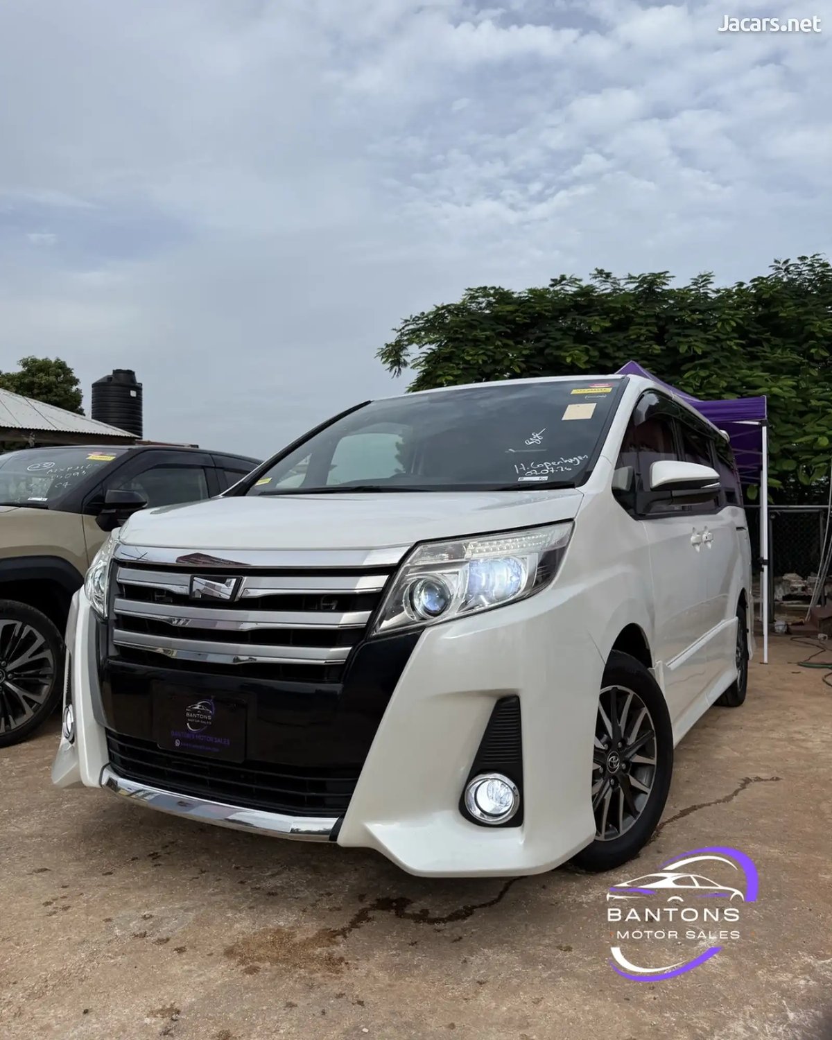 2015 TOYOTA Noah