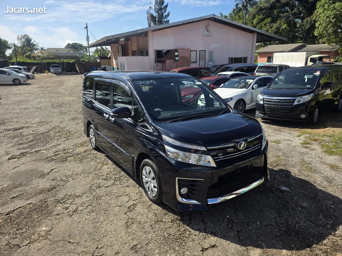 2015 TOYOTA Voxy